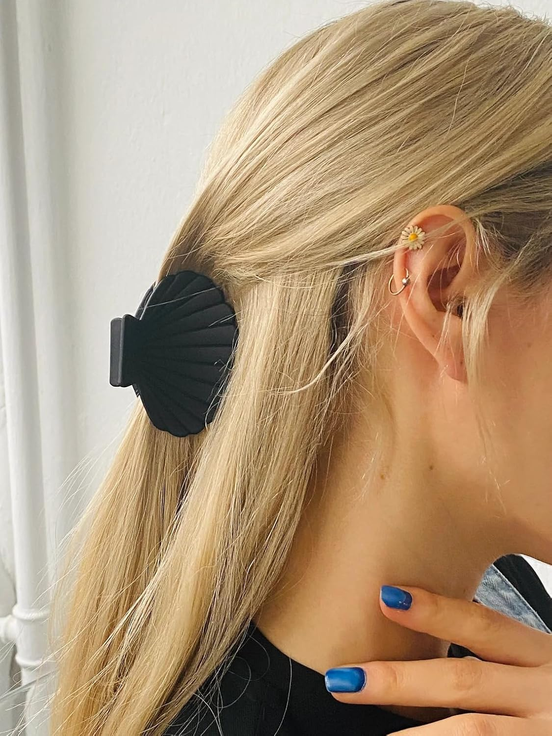 Shell type claw clip